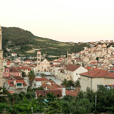 Jesliving Hvar - 2 Bedroom Elegant Apartment With Sea View In Historic Center Of ฮวาร์ ภายนอก รูปภาพ