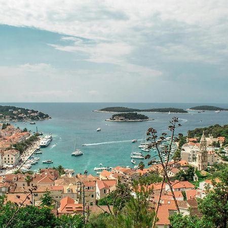 Jesliving Hvar - 2 Bedroom Elegant Apartment With Sea View In Historic Center Of ฮวาร์ ภายนอก รูปภาพ