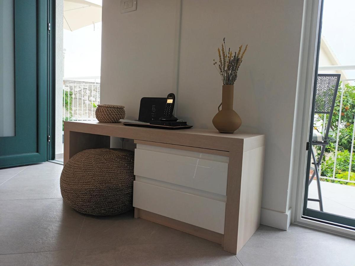 Jesliving Hvar - 2 Bedroom Elegant Apartment With Sea View In Historic Center Of ฮวาร์ ภายนอก รูปภาพ