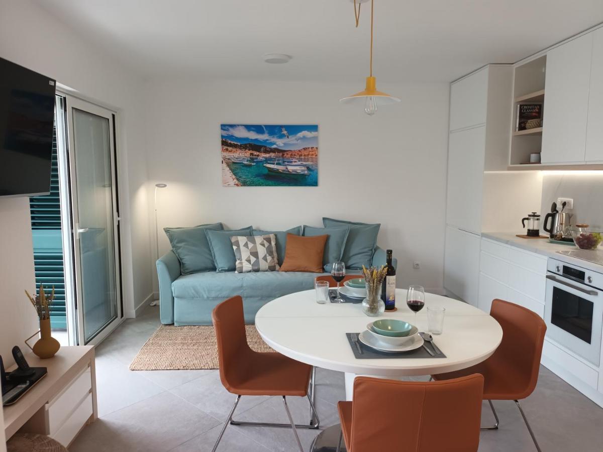 Jesliving Hvar - 2 Bedroom Elegant Apartment With Sea View In Historic Center Of ฮวาร์ ภายนอก รูปภาพ