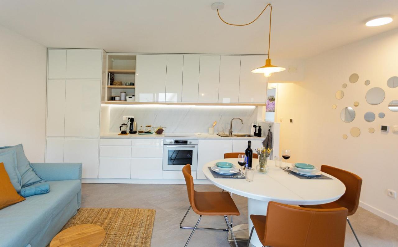 Jesliving Hvar - 2 Bedroom Elegant Apartment With Sea View In Historic Center Of ฮวาร์ ภายนอก รูปภาพ