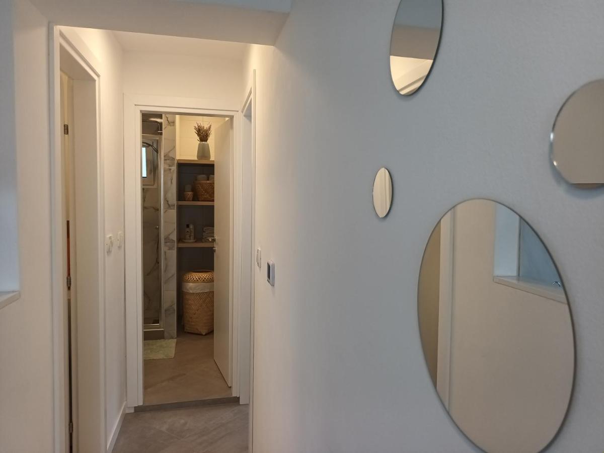 Jesliving Hvar - 2 Bedroom Elegant Apartment With Sea View In Historic Center Of ฮวาร์ ภายนอก รูปภาพ