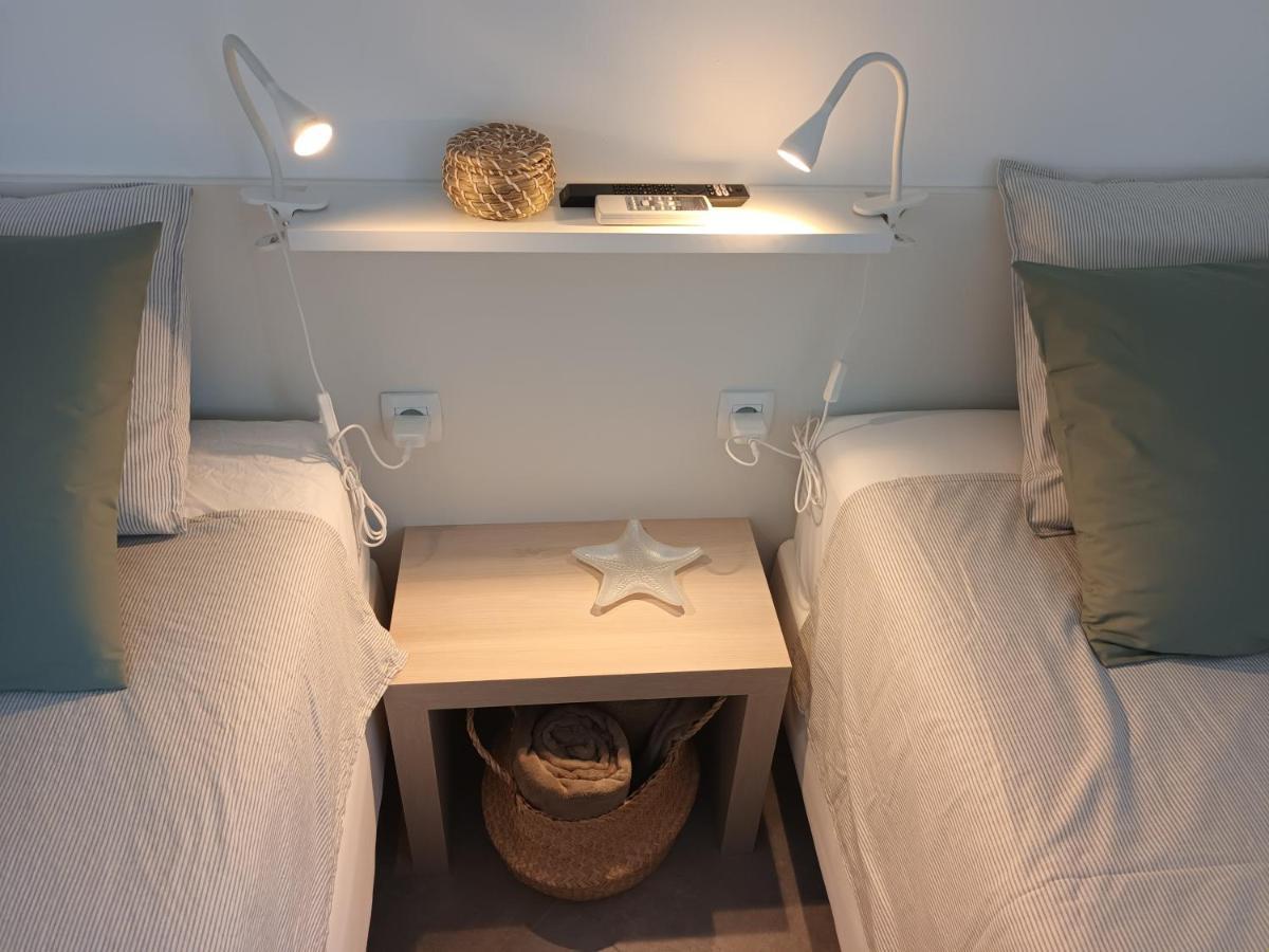 Jesliving Hvar - 2 Bedroom Elegant Apartment With Sea View In Historic Center Of ฮวาร์ ภายนอก รูปภาพ
