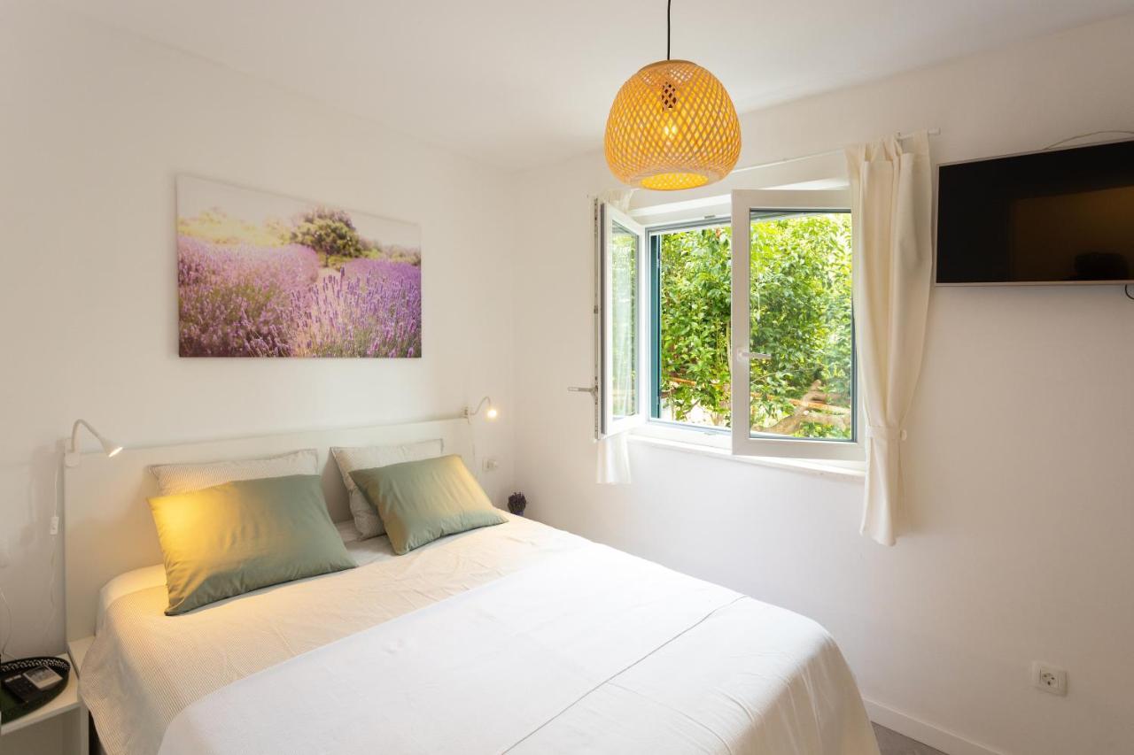 Jesliving Hvar - 2 Bedroom Elegant Apartment With Sea View In Historic Center Of ฮวาร์ ภายนอก รูปภาพ