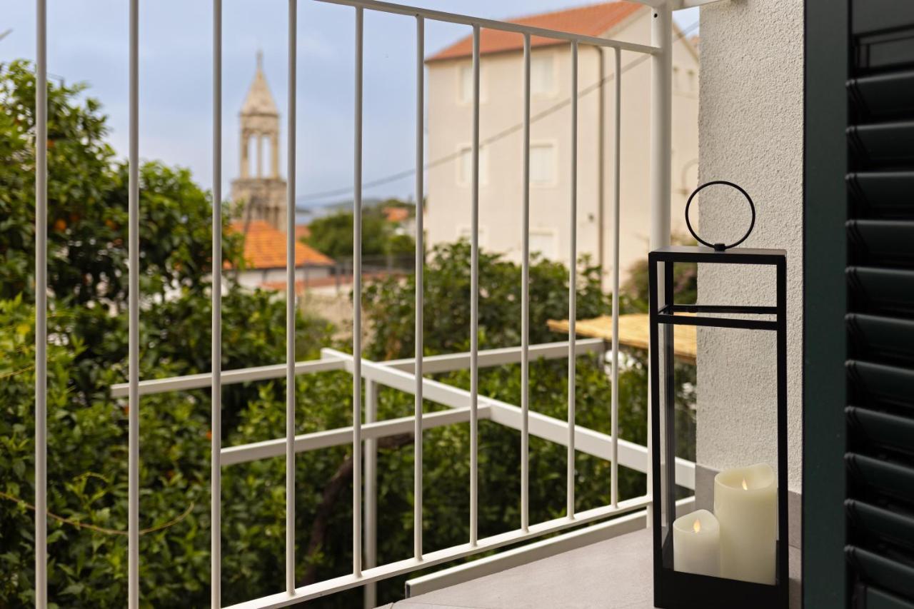 Jesliving Hvar - 2 Bedroom Elegant Apartment With Sea View In Historic Center Of ฮวาร์ ภายนอก รูปภาพ