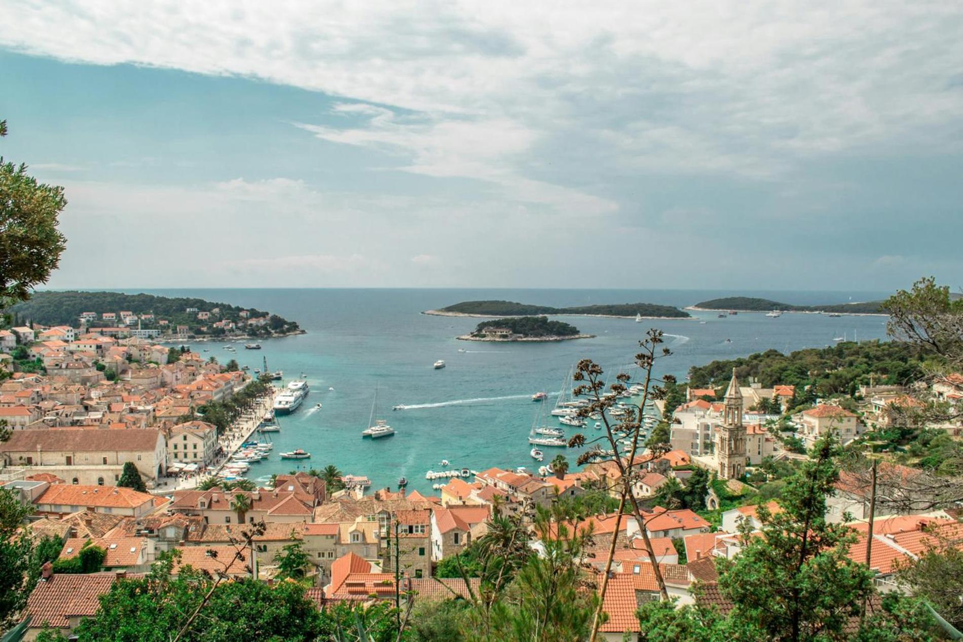 Jesliving Hvar - 2 Bedroom Elegant Apartment With Sea View In Historic Center Of ฮวาร์ ภายนอก รูปภาพ